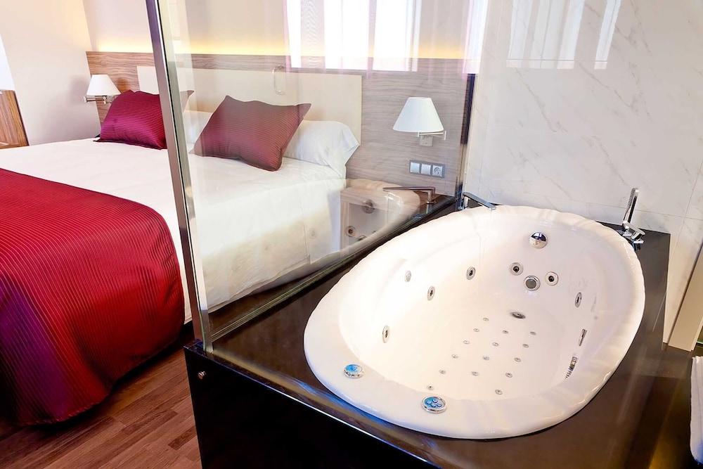 Dna Monse Hotel Spa & Golf Торевиеха Екстериор снимка